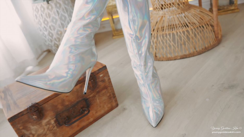 Young Goddess Kim – Stroke Edge and Lick on Command for Iridescent Blue Goddess Boots